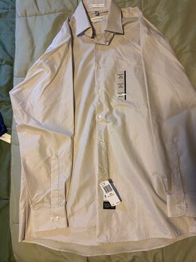 Van Heusen Men's Light Beige Long-Sleeve Dress Shirt